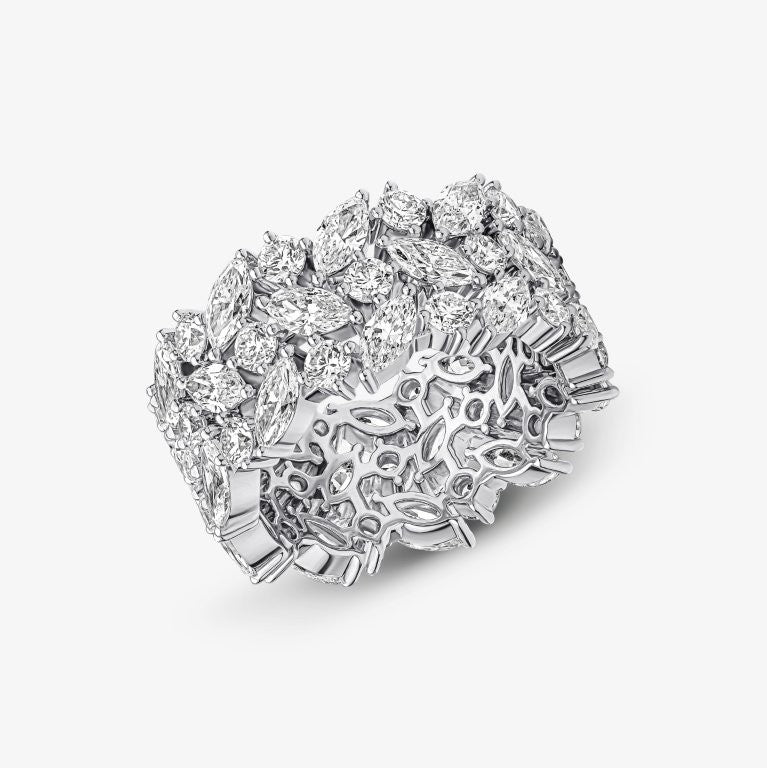 Bague éternité avec diamants taille marquise et ronds brillants