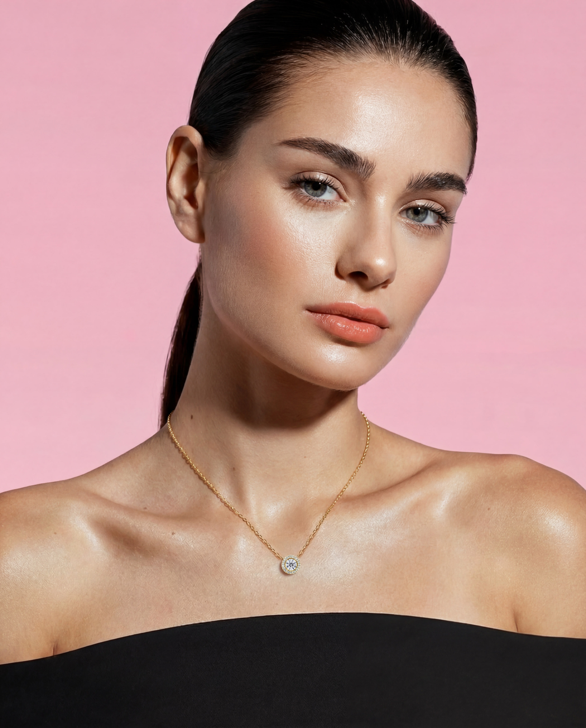 Round Brilliant Cut Halo Pendant Yellow Gold 117